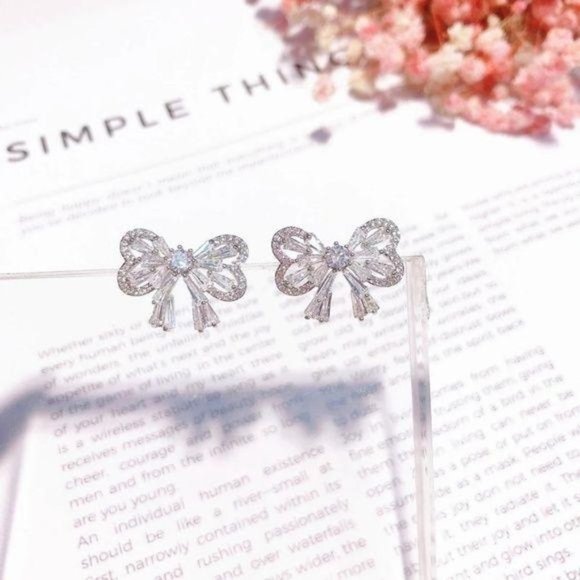 AAA Grade Crystals Paved BOW Super Shine Earrings - Picture 2 of 8